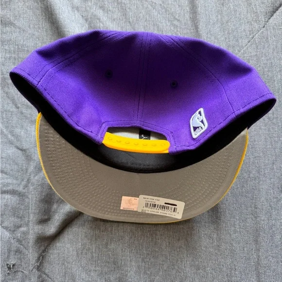 New Era snap back Los Angeles Lakers hat - Picture 4 of 4